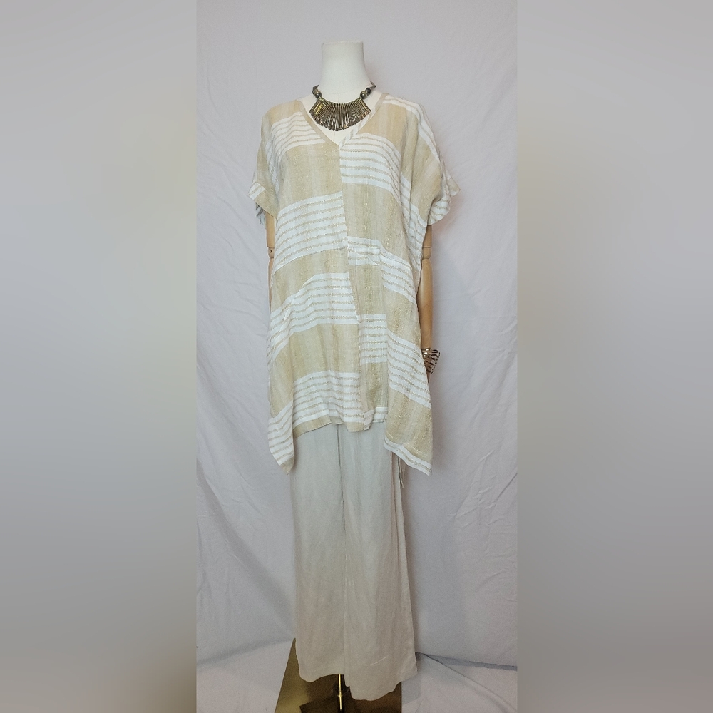 NWT Anthropologie Akemi + Kin short sleeve v-neck linen tunic top, Size Small